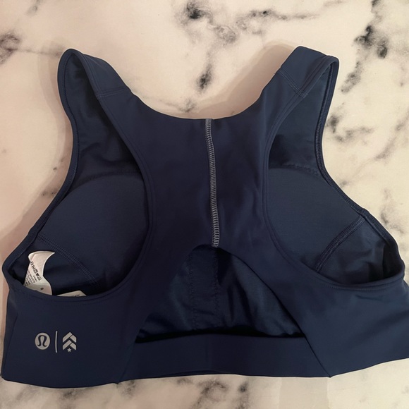 NWOT LULULEMON BLUE TOUGH TRAIN HIGH NECK BRA SIZE 8 - Picture 4 of 6